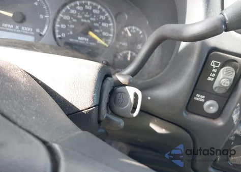 2000 Chevrolet Blazer Ls z USA, uszkodzony, nr VIN 1GNDT13W0Y2153077